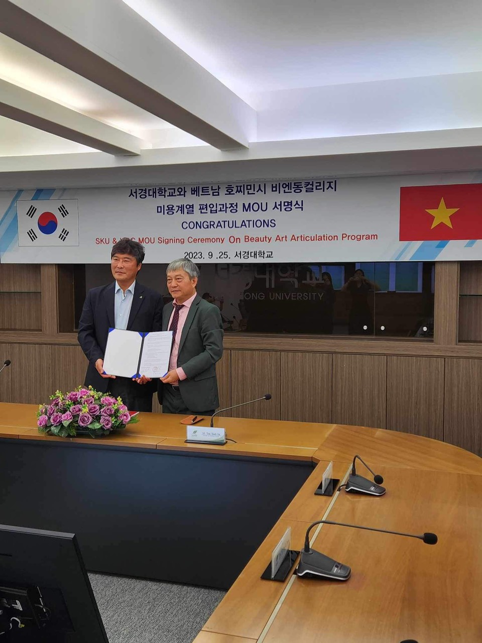 30 Stipendien für ein Studium an der High School in parallelen Karrieren: 100% Erlass der Studiengebühren in Korea für Schüler, die die Sekundarschule abschließen oder 9+ am Vien Dong College studieren