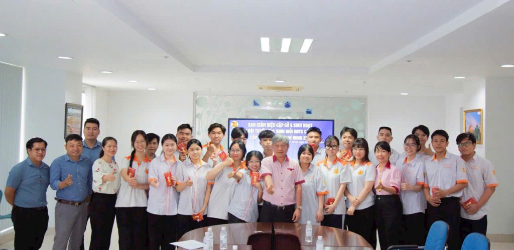 Honoring 9+3+1 Students For Achieving High Results In The City-Level Excellent Student Exam