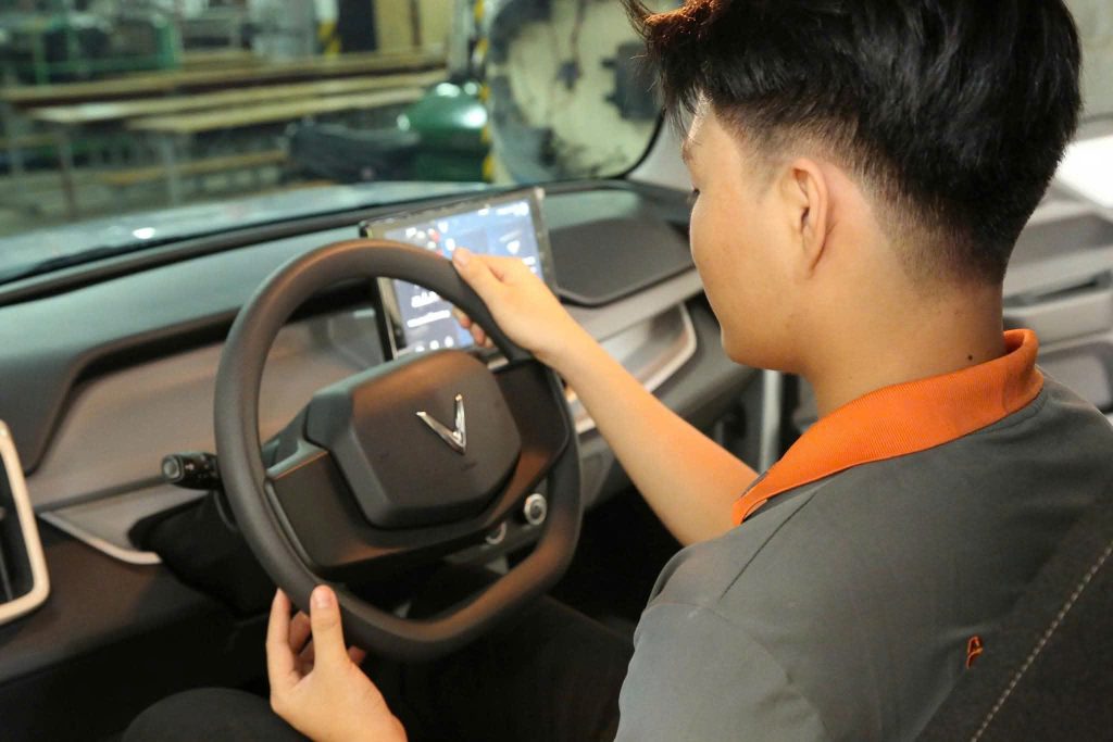 Khoa ô tô trường CĐ Viễn Đông bổ sung thiết bị đào tạo mới: sẵn sàng cho kỷ nguyên xe điện
