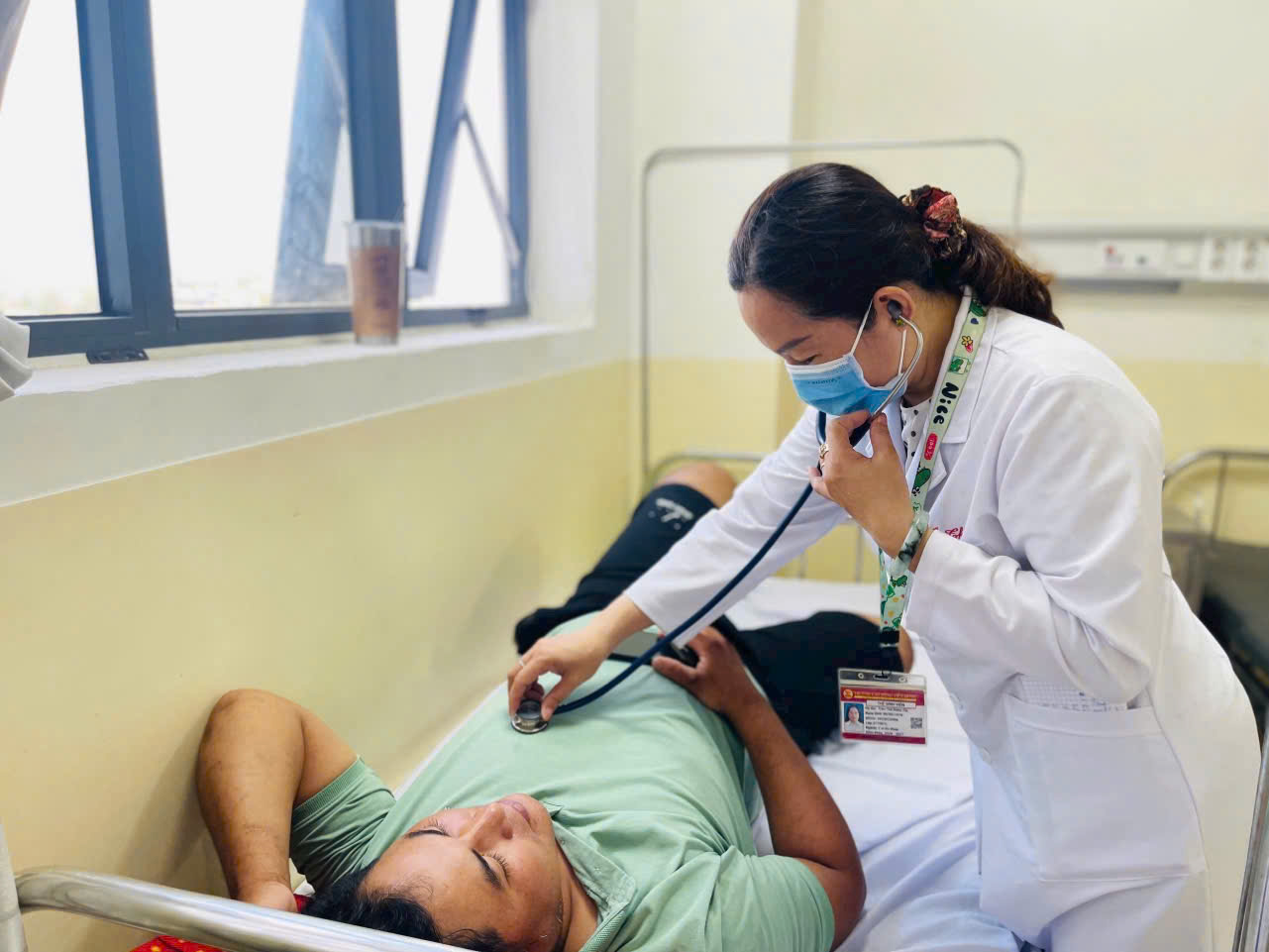 Sinh viên Y sĩ đa khoa khóa 01 đi thực tập tại Bệnh viện đa khoa Khu vực Hóc Môn