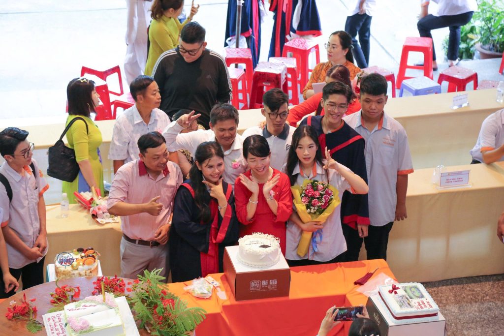 Xúc động lễ tổng kết, tri ân và trưởng thành khối 12 hệ Cao đẳng 9+3+1 – Niên khóa (2022–2025)
