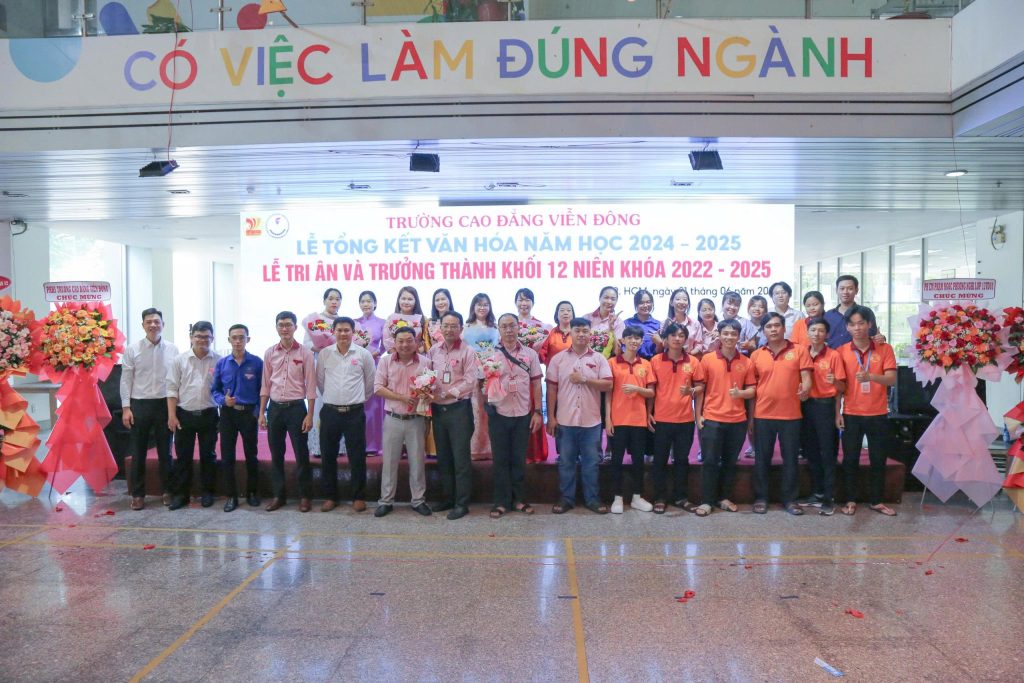 Xúc động lễ tổng kết, tri ân và trưởng thành khối 12 hệ Cao đẳng 9+3+1 – Niên khóa (2022–2025)