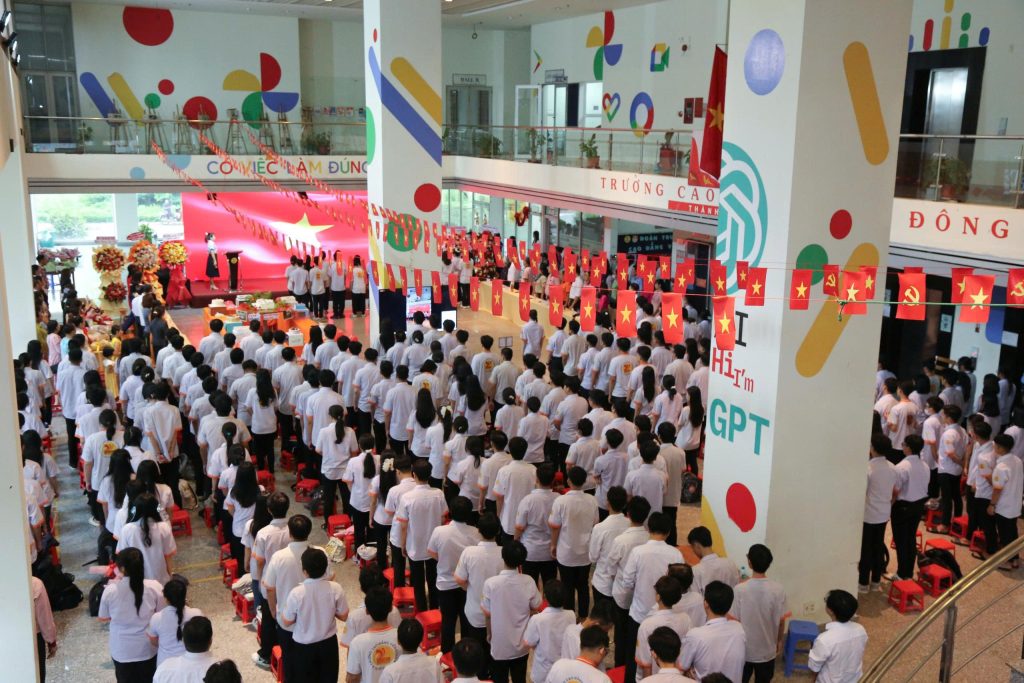 Xúc động lễ tổng kết, tri ân và trưởng thành khối 12 hệ Cao đẳng 9+3+1 – Niên khóa (2022–2025)