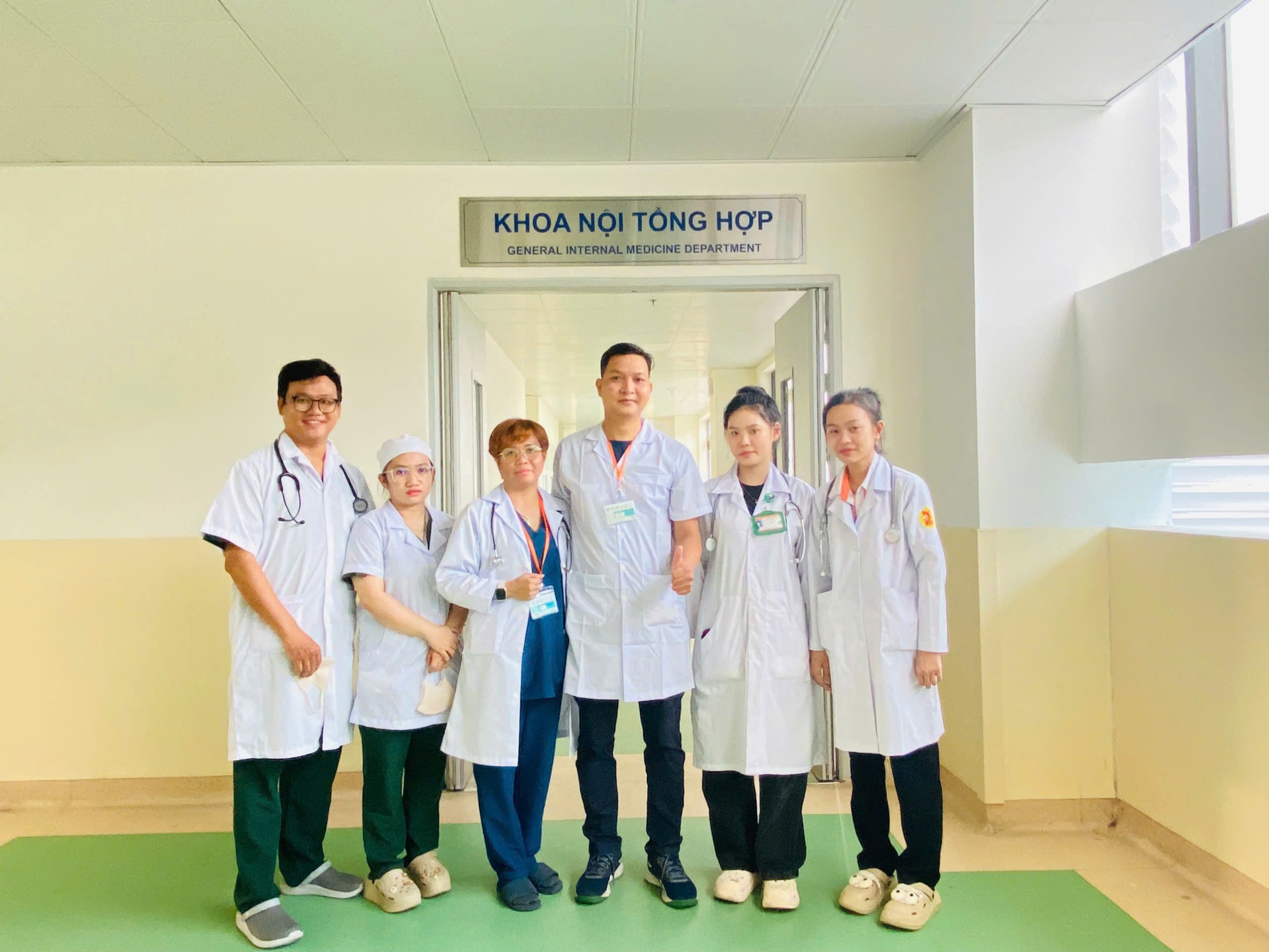 Sinh viên Y sĩ đa khoa khóa 01 đi thực tập tại Bệnh viện đa khoa Khu vực Hóc Môn