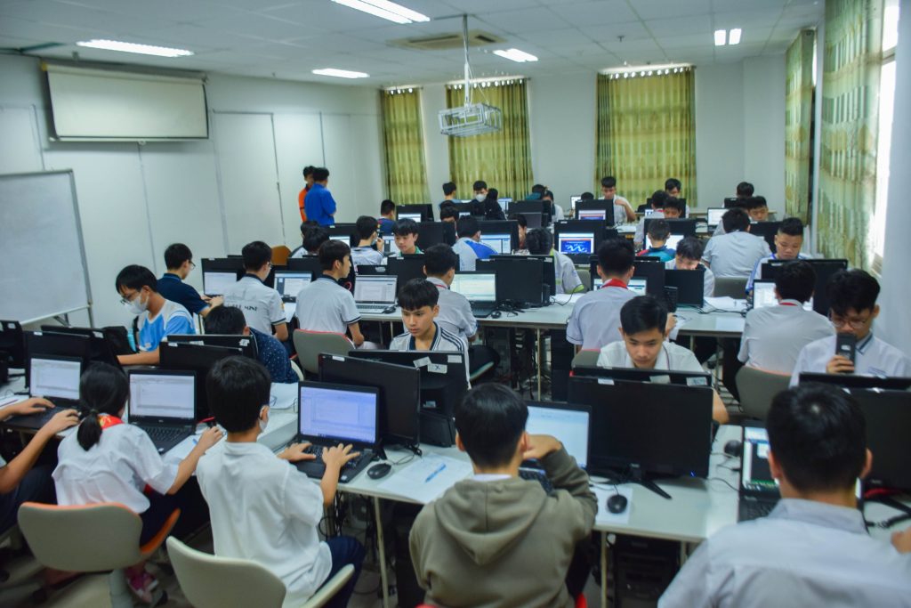 Sôi nổi Hội thi Tin học trẻ toàn quốc Khu vực miền Nam