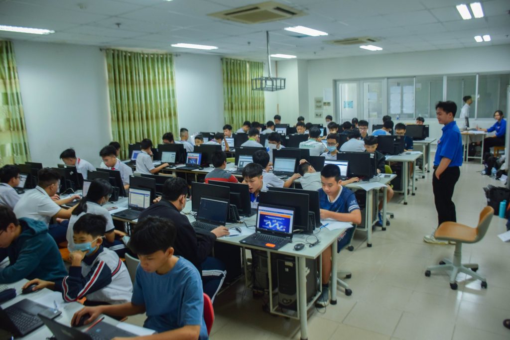 Sôi nổi Hội thi Tin học trẻ toàn quốc Khu vực miền Nam