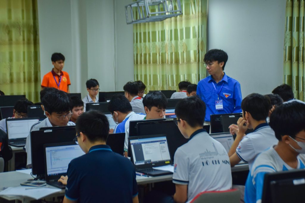 Sôi nổi Hội thi Tin học trẻ toàn quốc Khu vực miền Nam