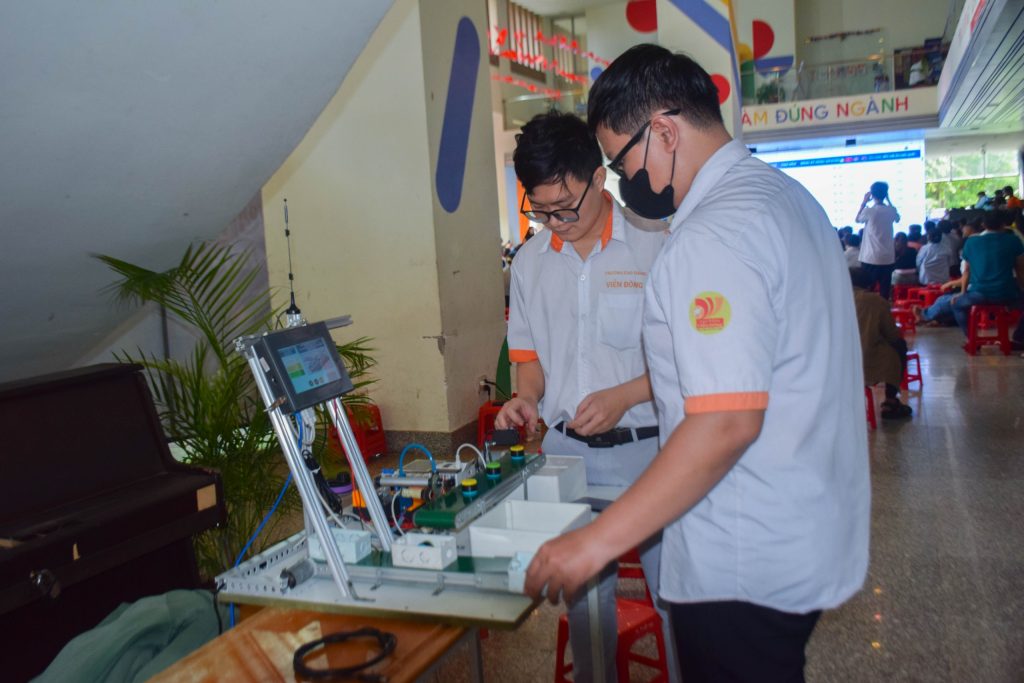Sôi nổi Hội thi Tin học trẻ toàn quốc Khu vực miền Nam