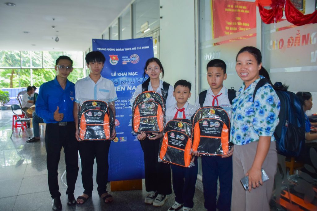 Sôi nổi Hội thi Tin học trẻ toàn quốc Khu vực miền Nam