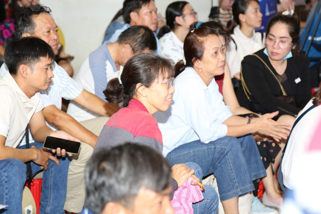 Mitreißende Stimmung beim landesweiten Jugendinformatikwettbewerb in Südvietnam