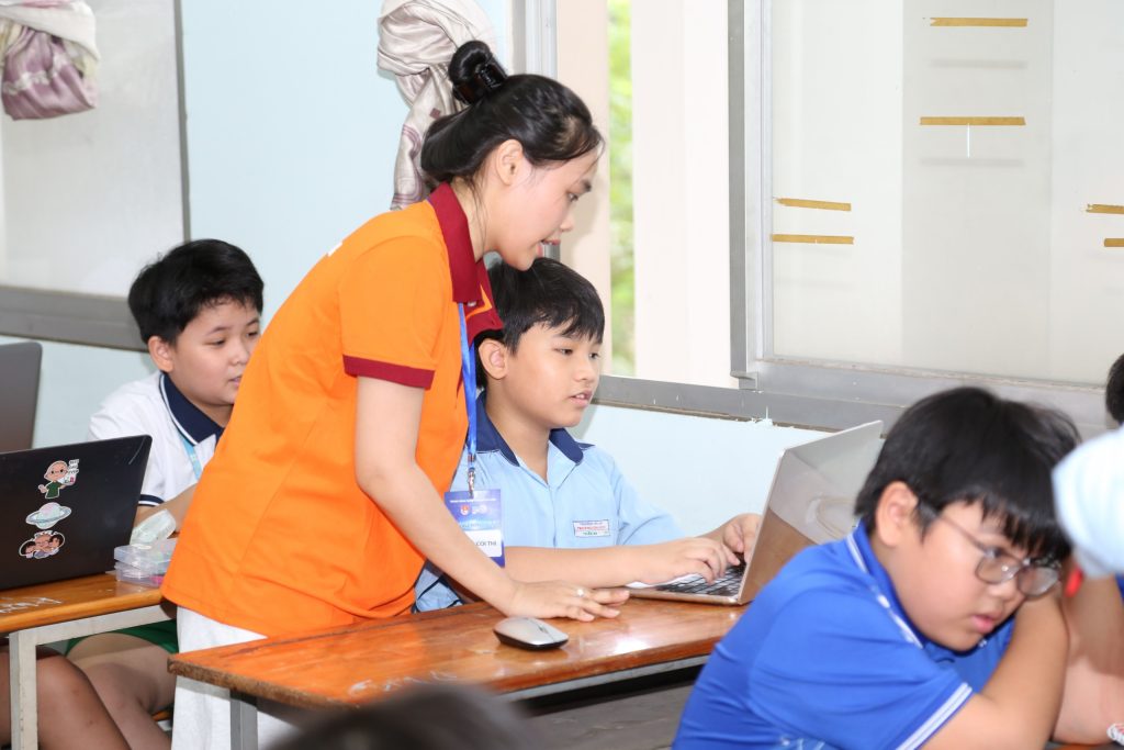 Sôi nổi Hội thi Tin học trẻ toàn quốc Khu vực miền Nam