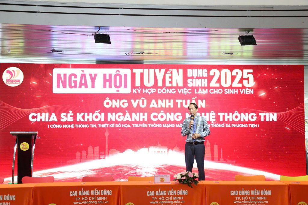 Tưng bừng Ngày hội Tuyển dụng, Tuyển sinh 2025