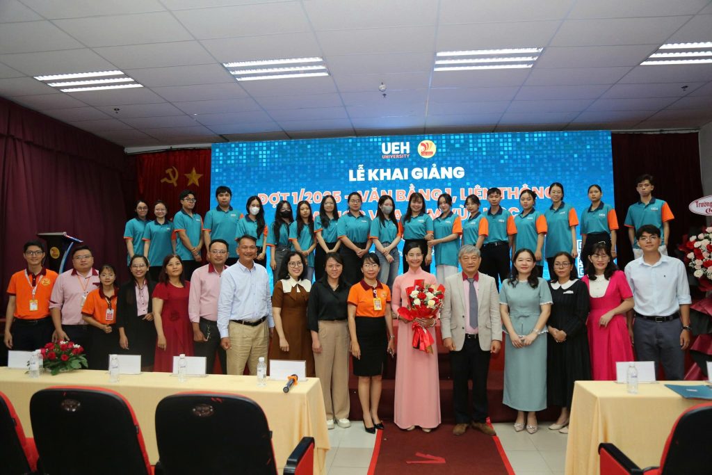 Khai giảng Đợt 1 – Khóa 2025 Liên thông ĐH UEH Mekong (VHVL) CĐ Viễn Đông