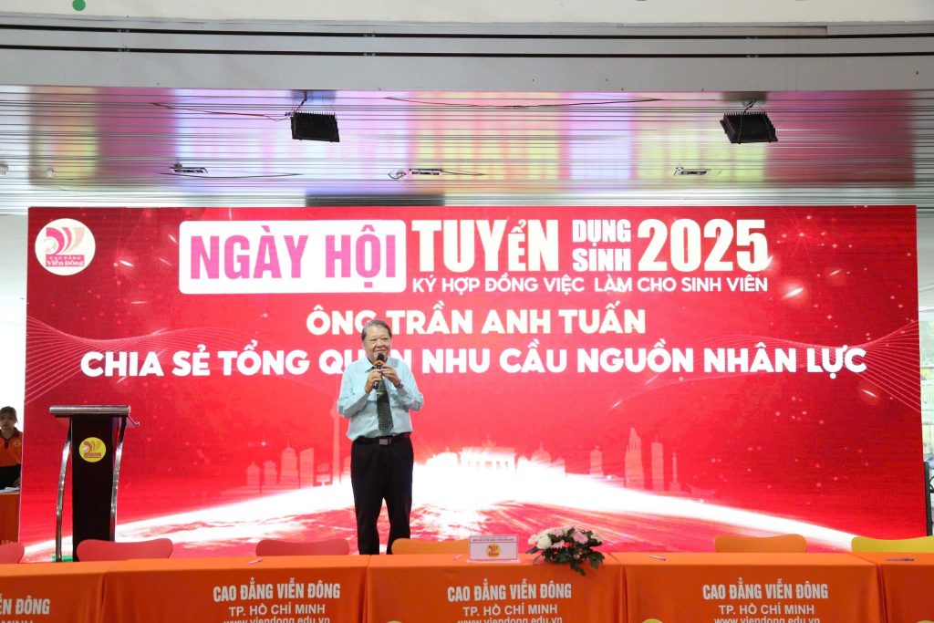 Tưng bừng Ngày hội Tuyển dụng, Tuyển sinh 2025