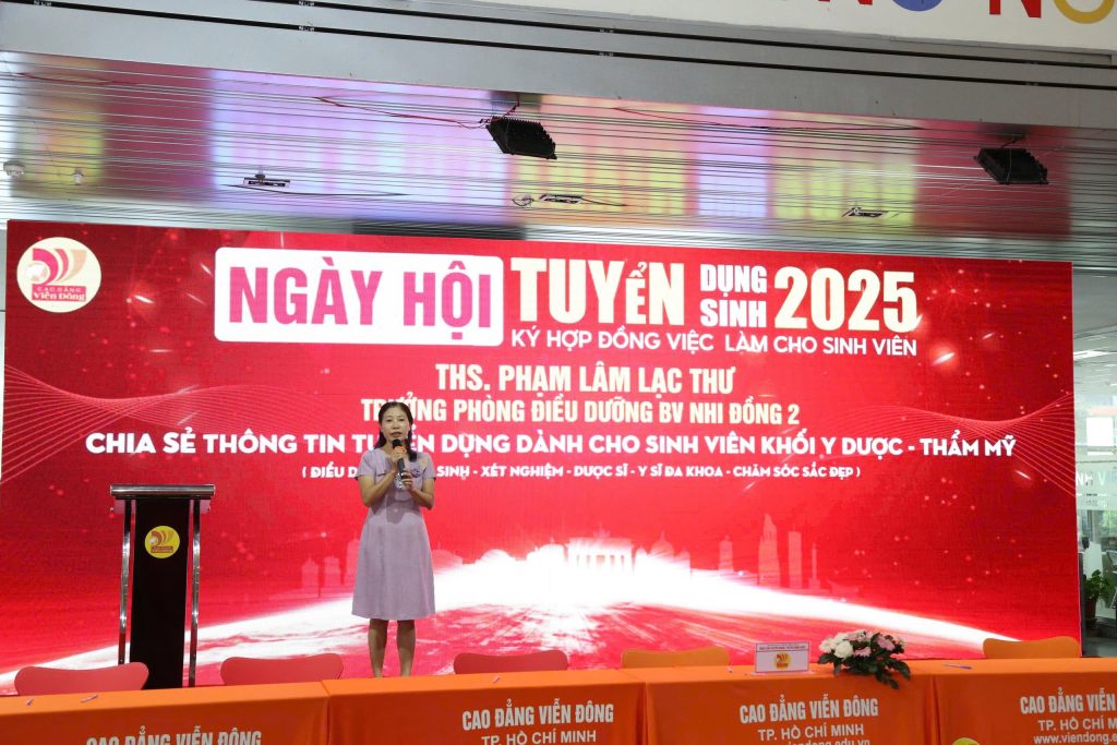Tưng bừng Ngày hội Tuyển dụng, Tuyển sinh 2025
