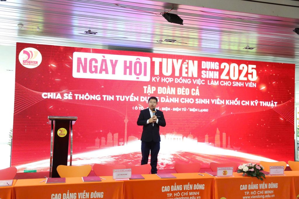 Tưng bừng Ngày hội Tuyển dụng, Tuyển sinh 2025