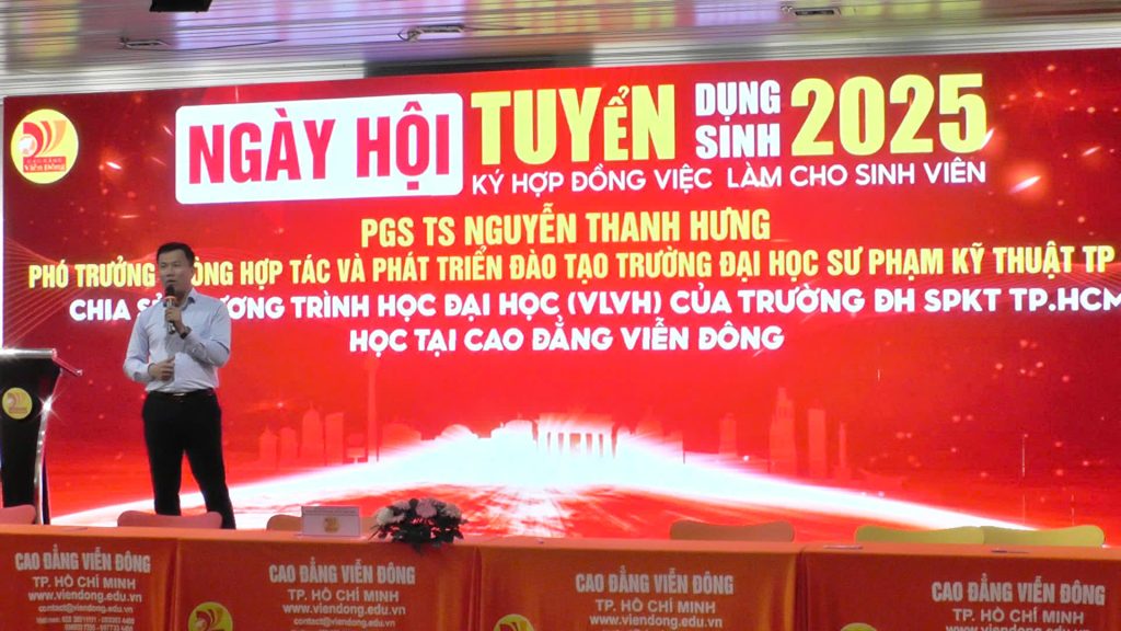 Tưng bừng Ngày hội Tuyển dụng, Tuyển sinh 2025