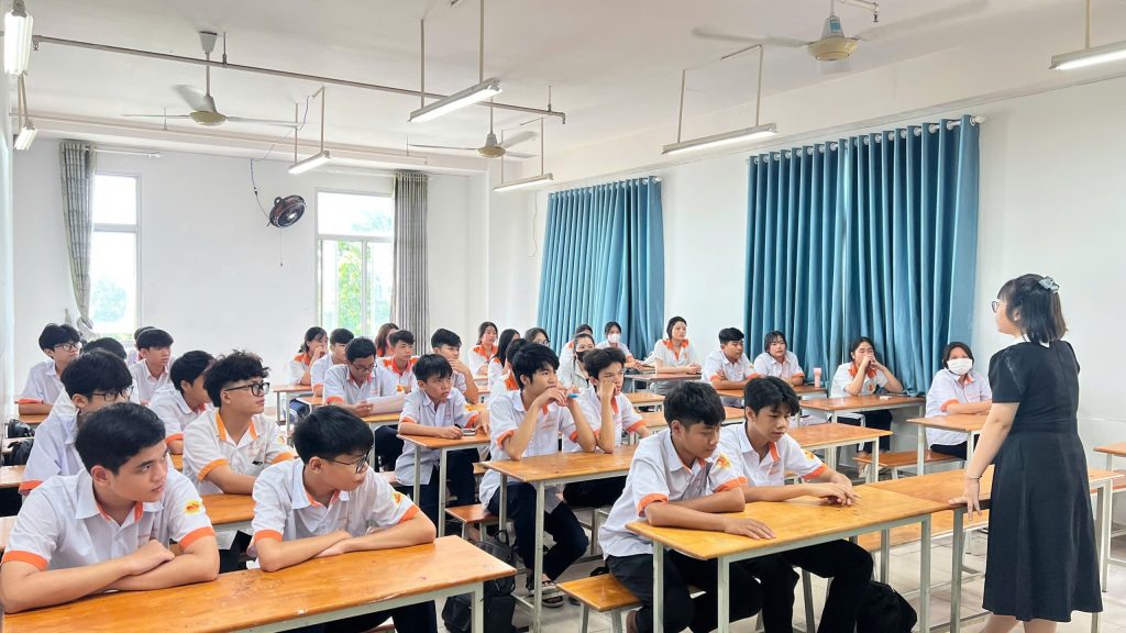 Khởi động năm học mới (2025–2026) của hệ Cao đẳng 9+3+1 tại Trường Cao đẳng Viễn Đông
