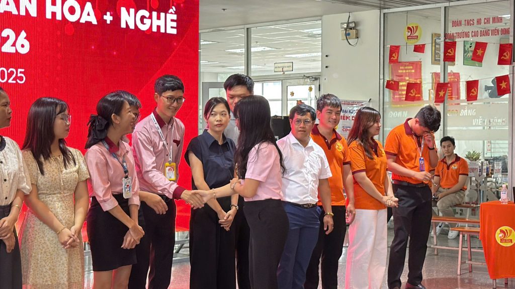 Khởi động năm học mới (2025–2026) của hệ Cao đẳng 9+3+1 tại Trường Cao đẳng Viễn Đông