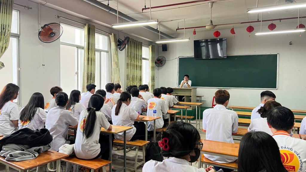 Khởi động năm học mới (2025–2026) của hệ Cao đẳng 9+3+1 tại Trường Cao đẳng Viễn Đông