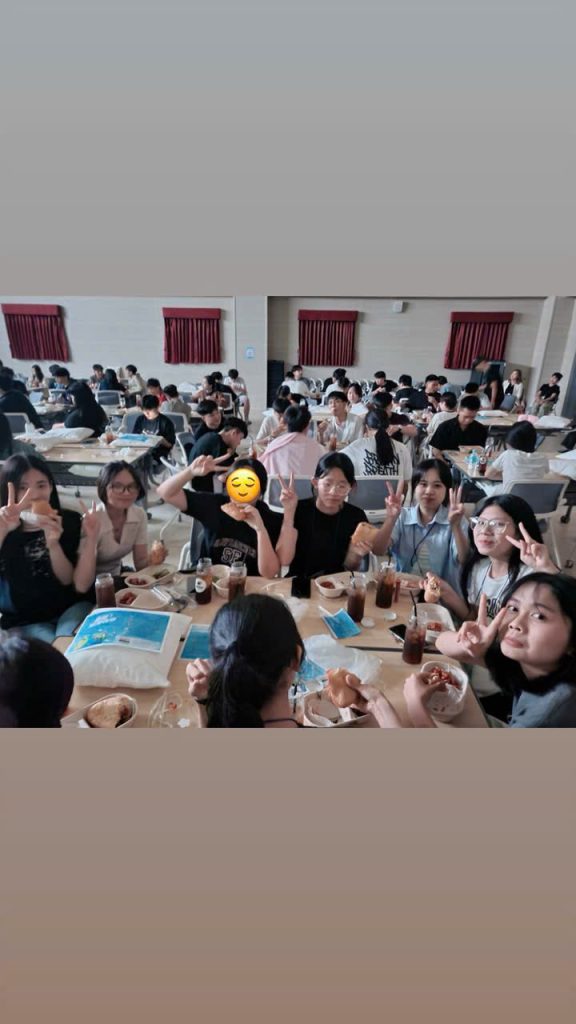 ベトナム・ビエンドン短期大学の学生と韓国の生徒たちのサマーキャンプ