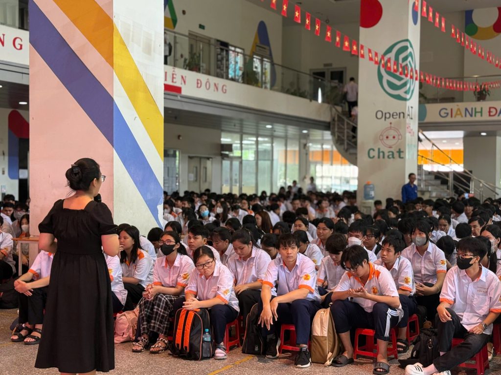 Khởi động năm học mới (2025–2026) của hệ Cao đẳng 9+3+1 tại Trường Cao đẳng Viễn Đông