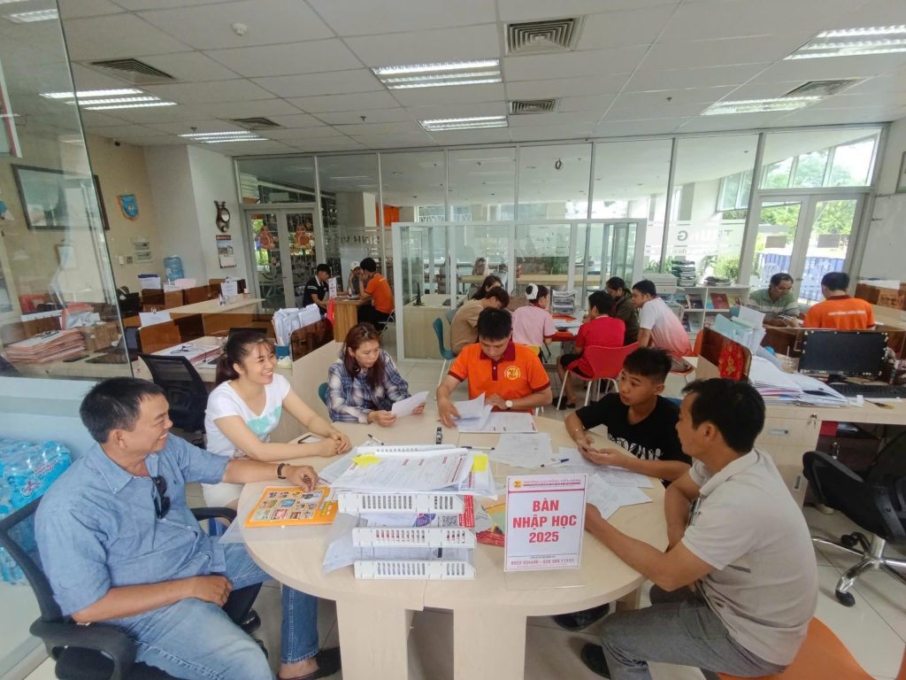 Hot!!! Điểm chuẩn 2025 và Hướng dẫn thủ tục nhập học dành cho Tân sinh viên khóa 19