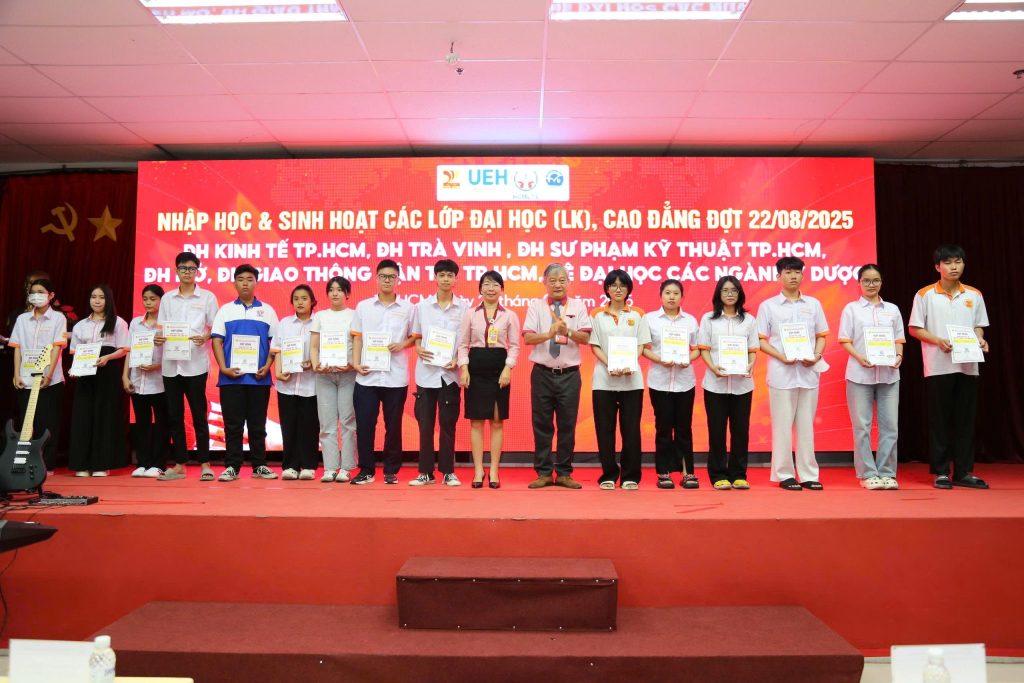 Hot!!! Điểm chuẩn 2025 và Hướng dẫn thủ tục nhập học dành cho Tân sinh viên khóa 19