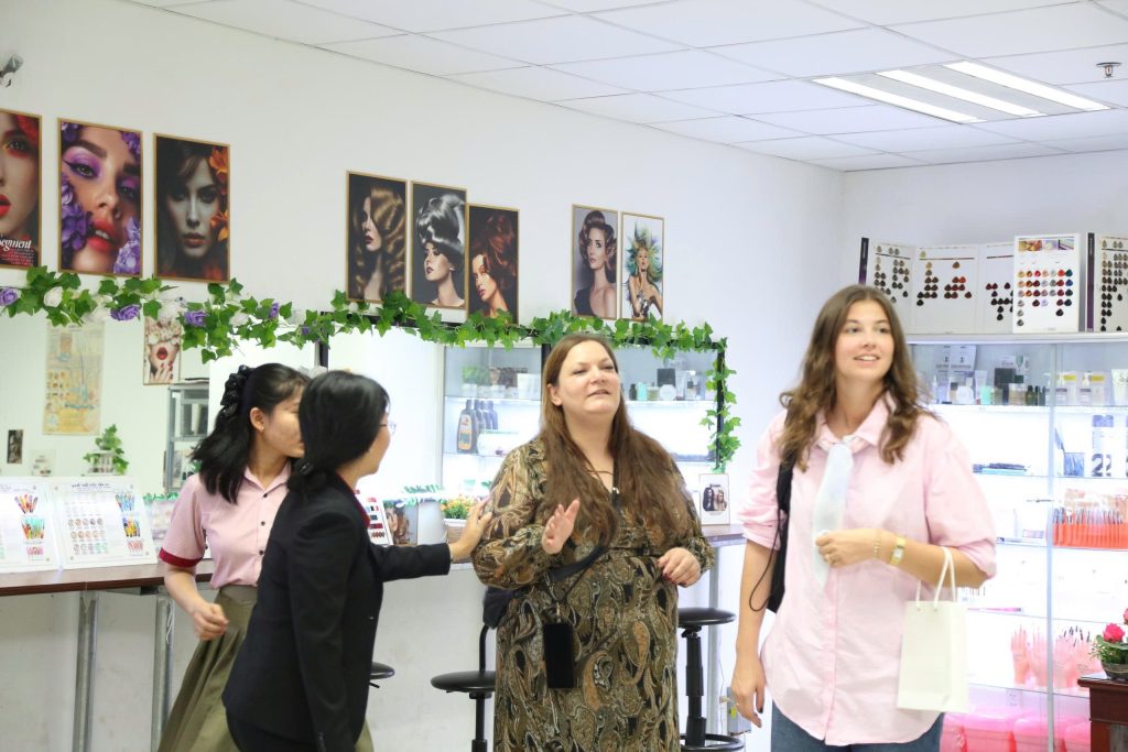 Đoàn doanh nghiệp CHLB Đức đến thăm và làm việc tại CĐ Viễn Đông