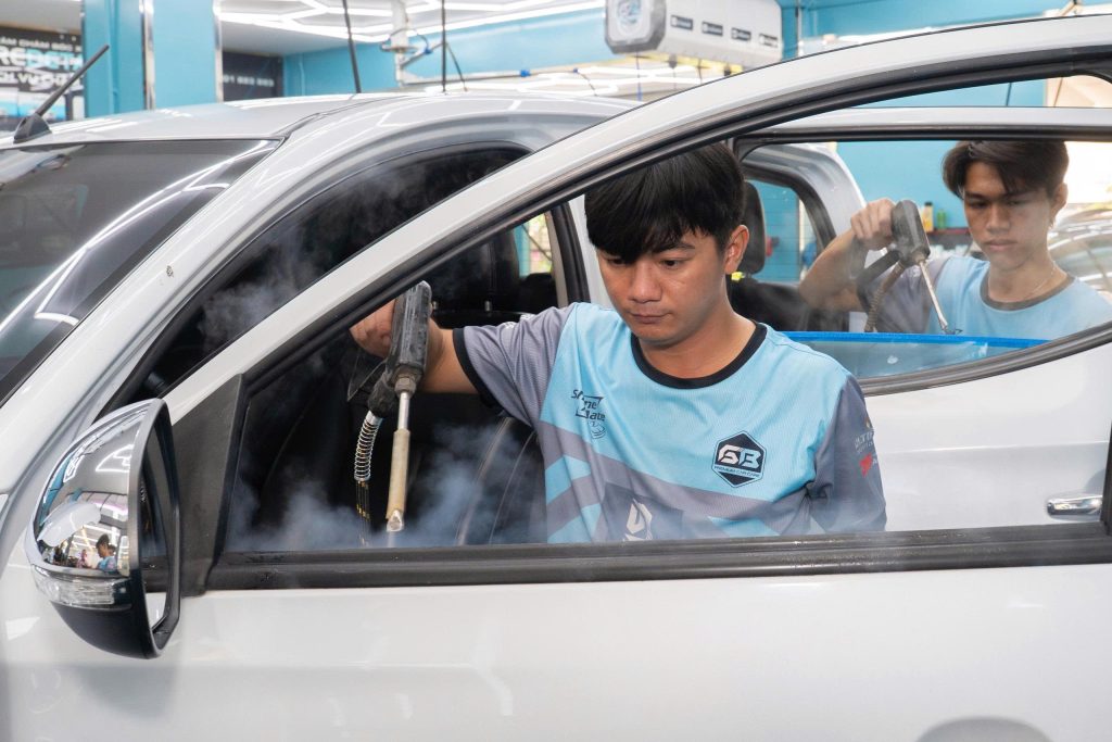 Thi sát hạch khóa 1 – Nghiệp vụ chăm sóc xe ô tô Store Detailing