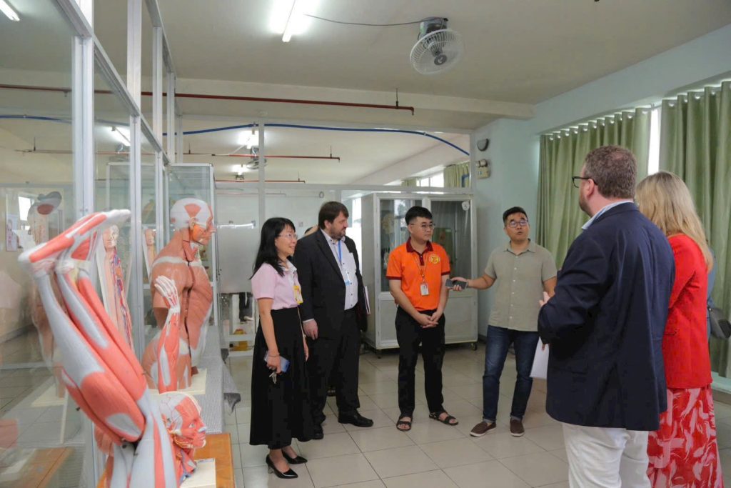 CĐ Viễn Đông đón tiếp đoàn doanh nghiệp Đức, mở ra nhiều cơ hội du học nghề tại CHLB Đức
