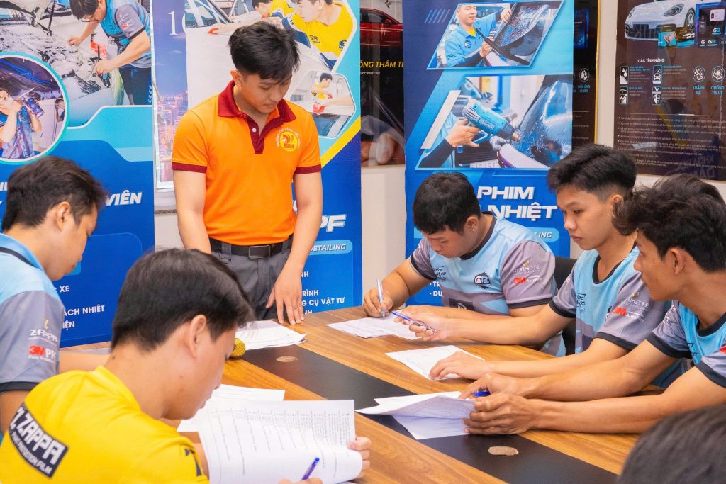 Thi sát hạch khóa 1 – Nghiệp vụ chăm sóc xe ô tô Store Detailing