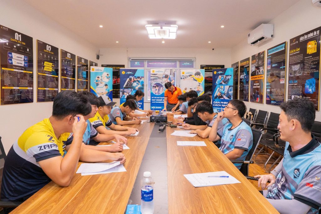 Thi sát hạch khóa 1 – Nghiệp vụ chăm sóc xe ô tô Store Detailing