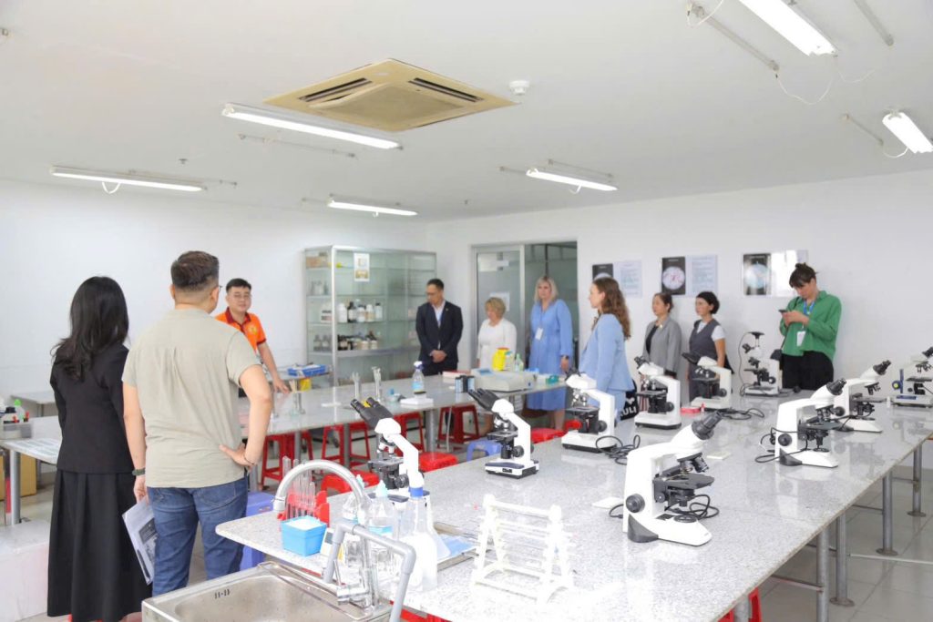 CĐ Viễn Đông đón tiếp đoàn doanh nghiệp Đức, mở ra nhiều cơ hội du học nghề tại CHLB Đức