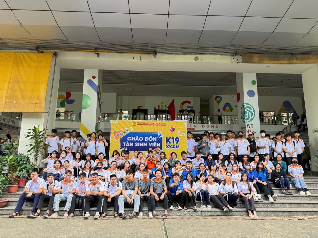 Vui tết trung thu cùng sinh viên CĐ Viễn Đông