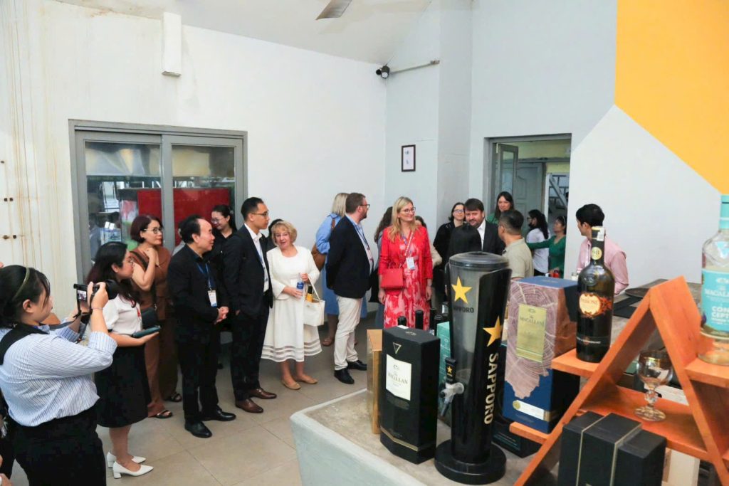 CĐ Viễn Đông đón tiếp đoàn doanh nghiệp Đức, mở ra nhiều cơ hội du học nghề tại CHLB Đức