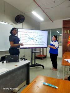 HỌC TIẾNG ANH CÙNG GIÁO VIÊN NƯỚC NGOÀI – TRẢI NGHIỆM HỌC TẬP ĐÁNG NHỚ CỦA SINH VIÊN KHOA NGOẠI NGỮ