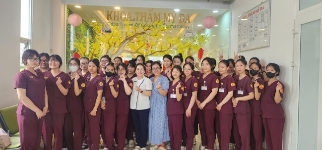 SINH VIÊN NGÀNH CHĂM SÓC SẮC ĐẸP TRƯỜNG CAO ĐẲNG VIỄN ĐÔNG THỰC TẬP TẠI BỆNH VIỆN DA LIỄU TP.HCM