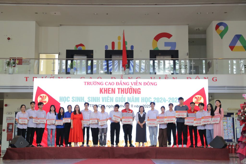 Trang trọng buổi Lễ Khai giảng năm học 2025 – 2026 và Trao bằng tốt nghiệp niên khóa 2022 – 2025