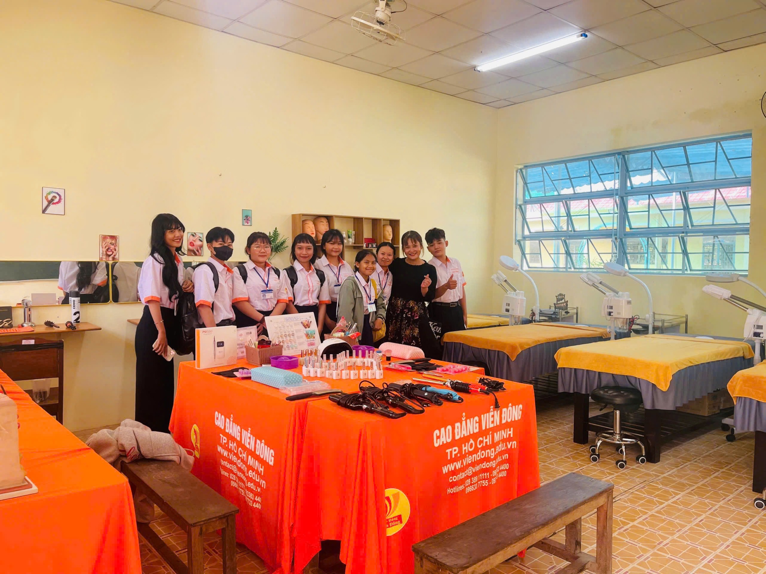 Cao đẳng Viễn Đông & GDTX Sóc Trăng: Khai giảng các lớp Trung cấp ngành Tạo mẫu & Chăm sóc sắc đẹp và ngành Thiết kế đồ họa tại Sóc Trăng – Bước khởi đầu cho hành trình chạm tới ước mơ