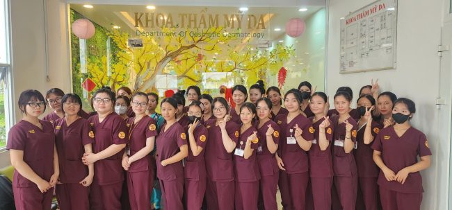 SINH VIÊN NGÀNH CHĂM SÓC SẮC ĐẸP TRƯỜNG CAO ĐẲNG VIỄN ĐÔNG THỰC TẬP TẠI BỆNH VIỆN DA LIỄU TP.HCM