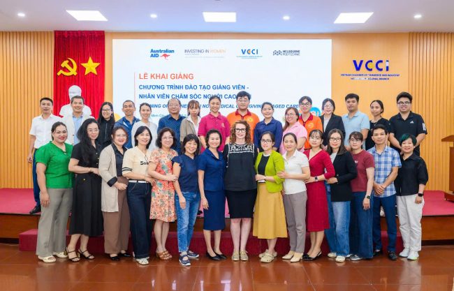 KHÓA ĐÀO TẠO GIẢNG VIÊN – NHÂN VIÊN CHĂM SÓC NGƯỜI CAO TUỔI