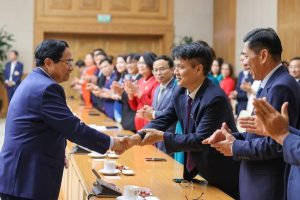 Teacher Tran Thanh Hai – Principal of Vien Dong College Honored as one of 60 outstanding educators representing 1.6 million teachers nationwide to share thoughts with Prime Minister Pham Minh Chinh