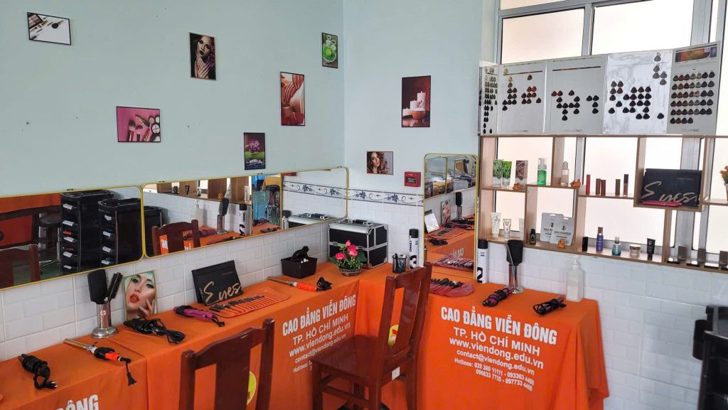 Cao đẳng Viễn Đông & GDTX Thạnh Phú: Khai giảng ngành Tạo mẫu & Chăm sóc sắc đẹp – Mô hình học song song học văn hóa và nghề ngay tại địa phương