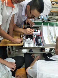 Khoa Điện-Điện tử: Đánh dấu nửa học kỳ hăng say