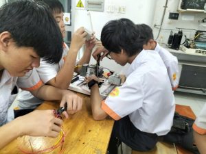 Khoa Điện-Điện tử: Đánh dấu nửa học kỳ hăng say