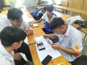 Khoa Điện-Điện tử: Đánh dấu nửa học kỳ hăng say