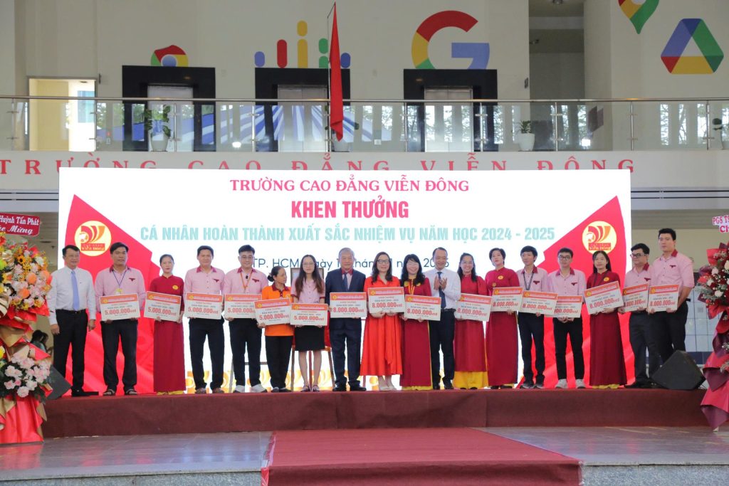 Trang trọng buổi Lễ Khai giảng năm học 2025 – 2026 và Trao bằng tốt nghiệp niên khóa 2022 – 2025