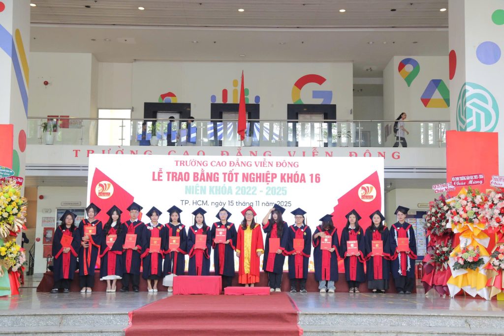 Trang trọng buổi Lễ Khai giảng năm học 2025 – 2026 và Trao bằng tốt nghiệp niên khóa 2022 – 2025