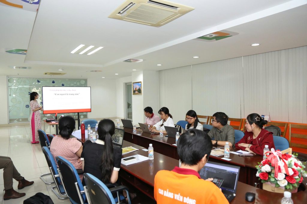 TỔ VĂN BÁO CÁO CHUYÊN ĐỀ ỨNG DỤNG AI TRONG GIẢNG DẠY